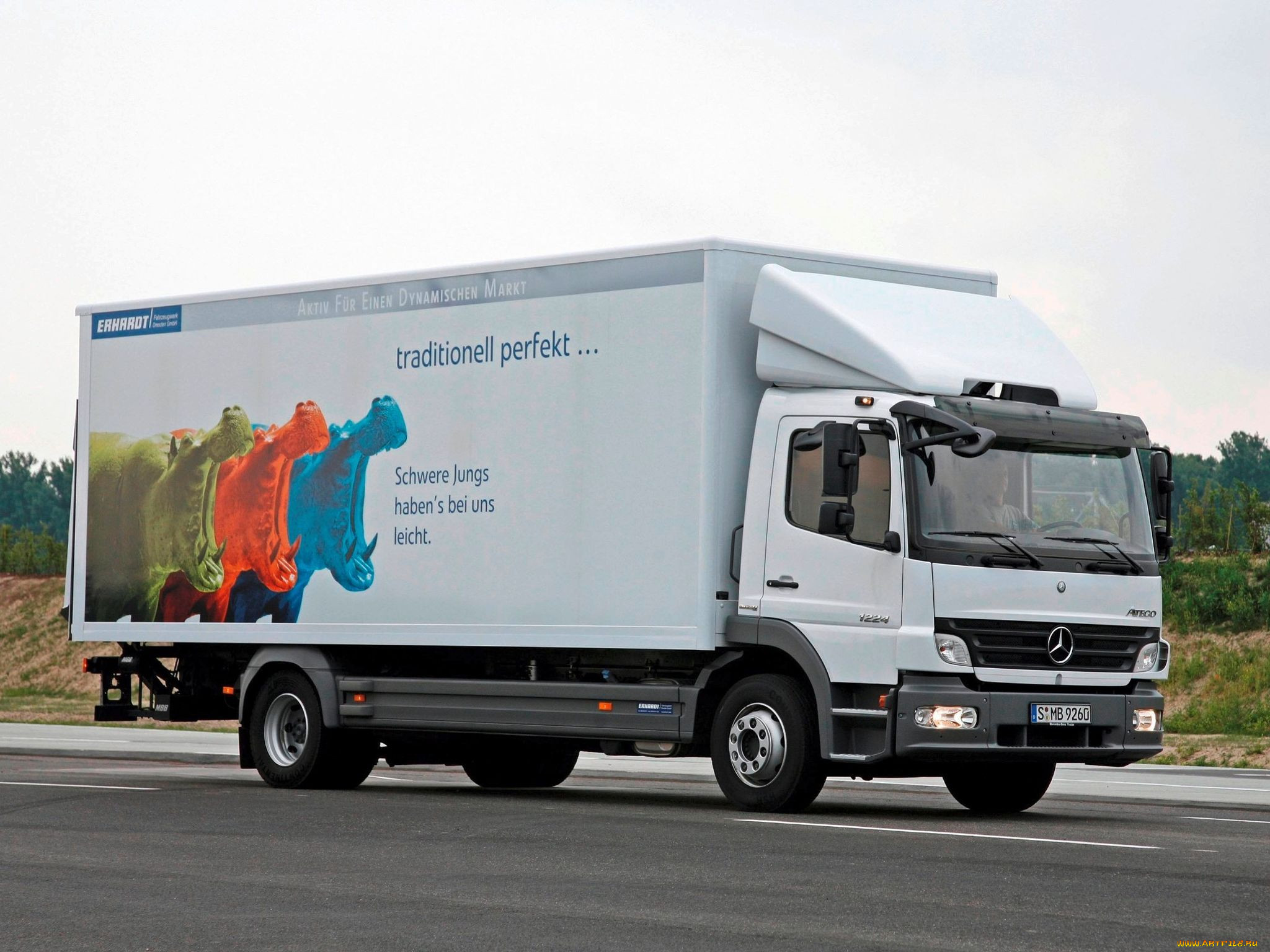 , mercedes, trucks